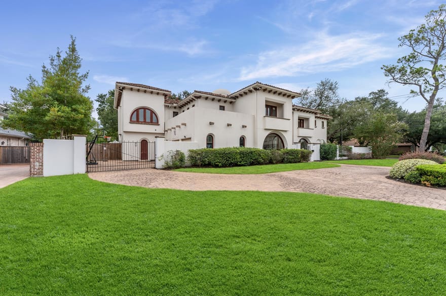 5135 Longmont Drive, Houston, Texas