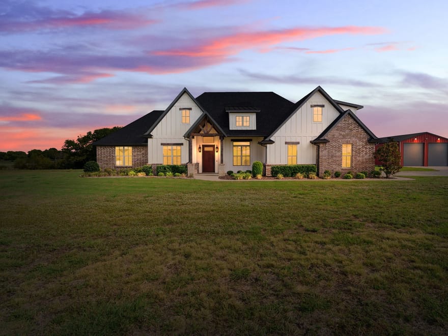 121 Pecan Valley Court, Sherman, Texas