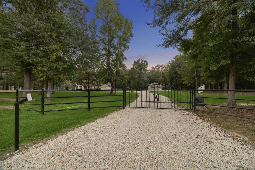 16035 Fm 1008, Dayton, Texas