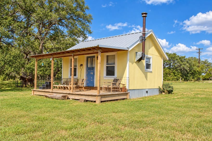 2491 E Fannin Street, Goliad, Texas