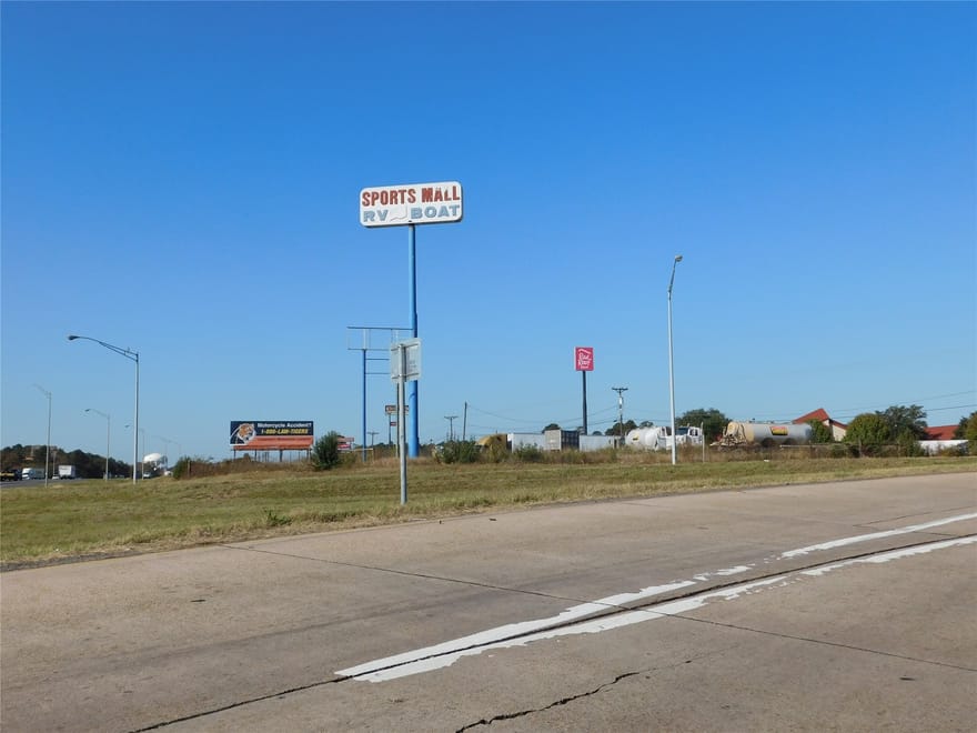 7295 Greenwood Road, Shreveport, Louisiana