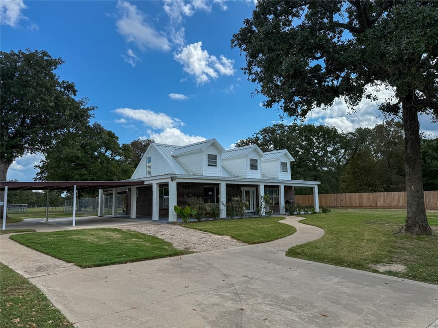 7700 County Road 3700, Athens, Texas