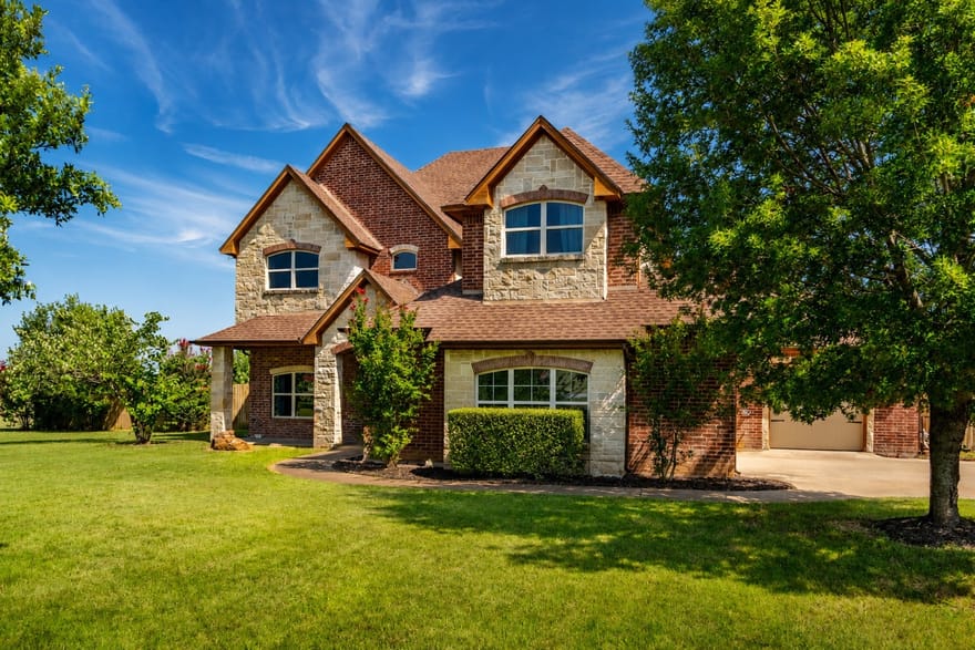 407 Valley View Court, Rio Vista, Texas