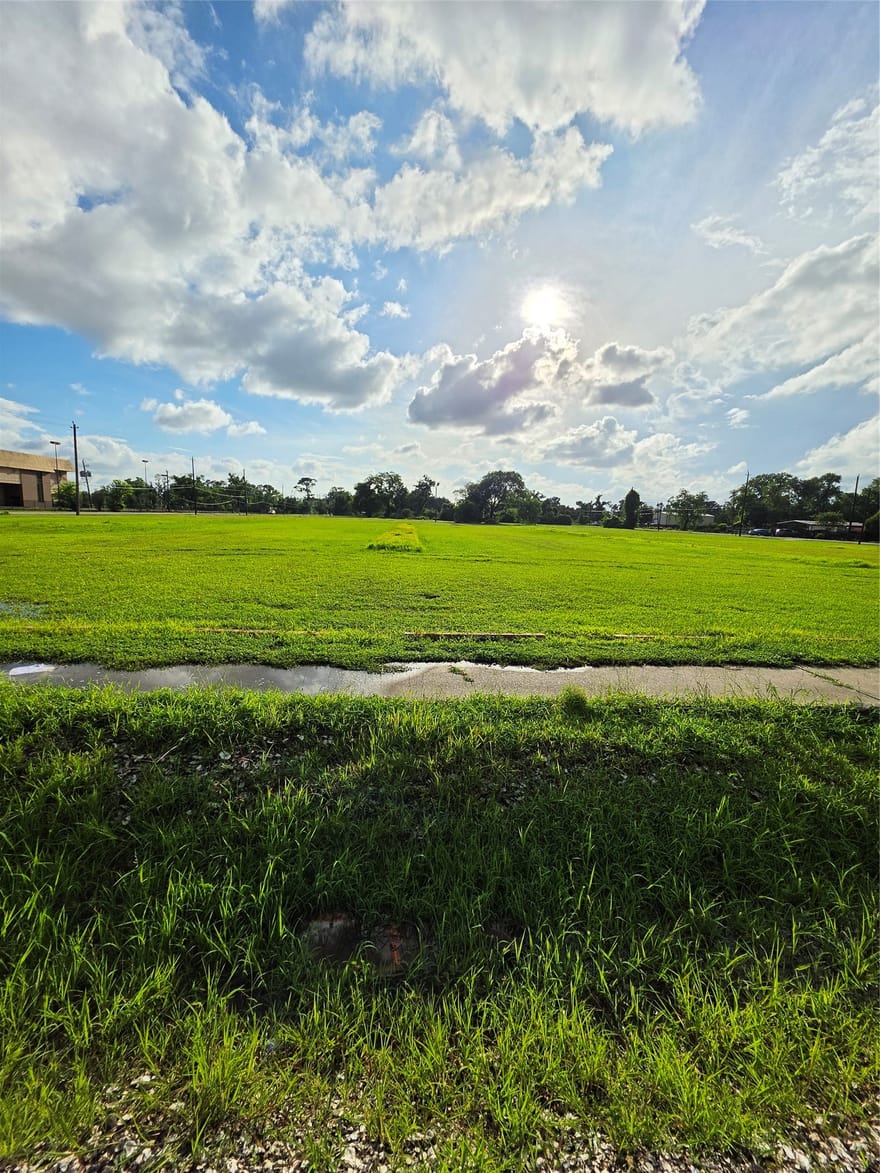 7417 E Houston Road, Houston, Texas