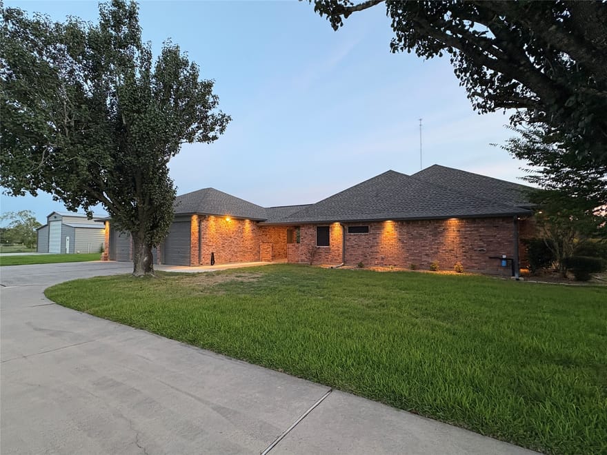131 Happy Hollow Street, Alvin, Texas