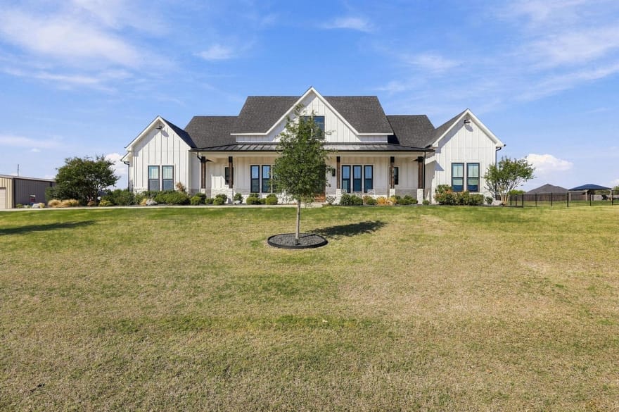 222 Magnolia Drive, Van Alstyne, Texas