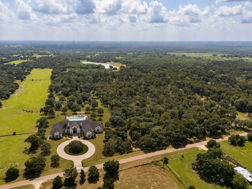 2751 Fm 2434, Columbus, Texas