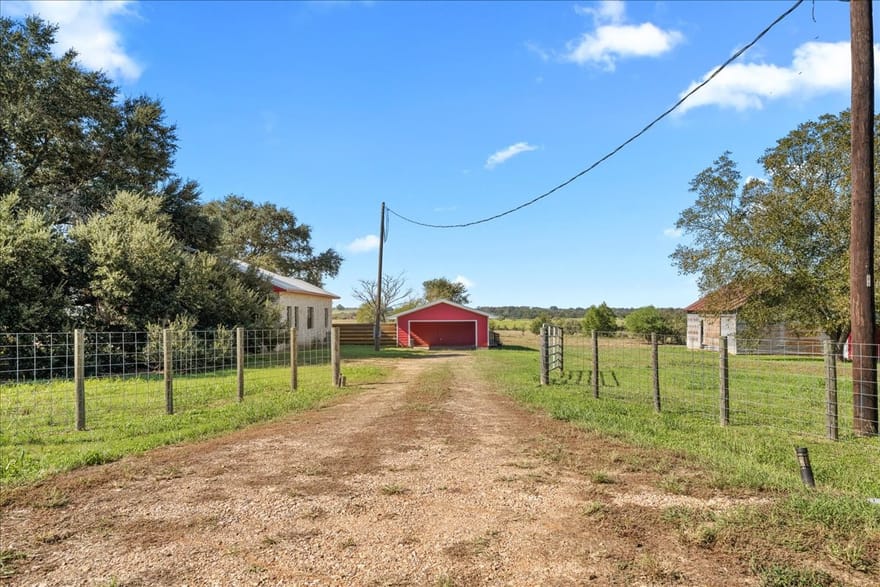 1155 Lomax Harmel Road, Burton, Texas