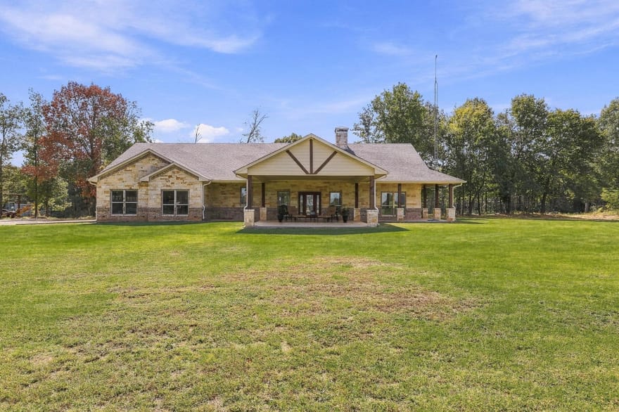 916 Cleve Cole Road, Denison, Texas