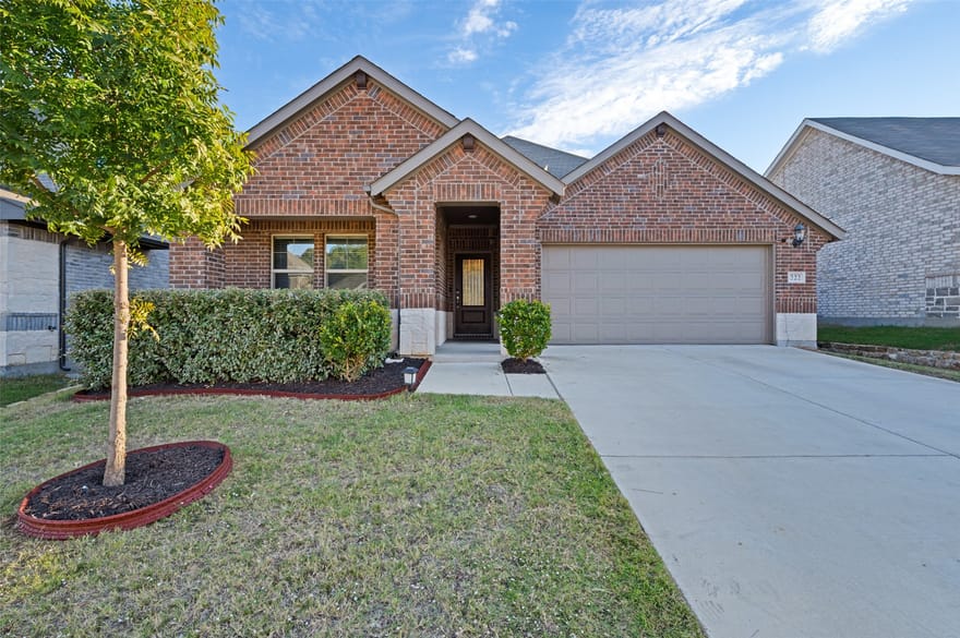 222 Luna Lane, Lake Dallas, Texas