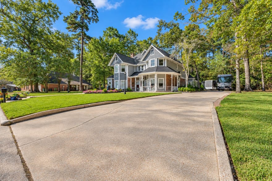 111 Shade Crest Lane, Cleveland, Texas