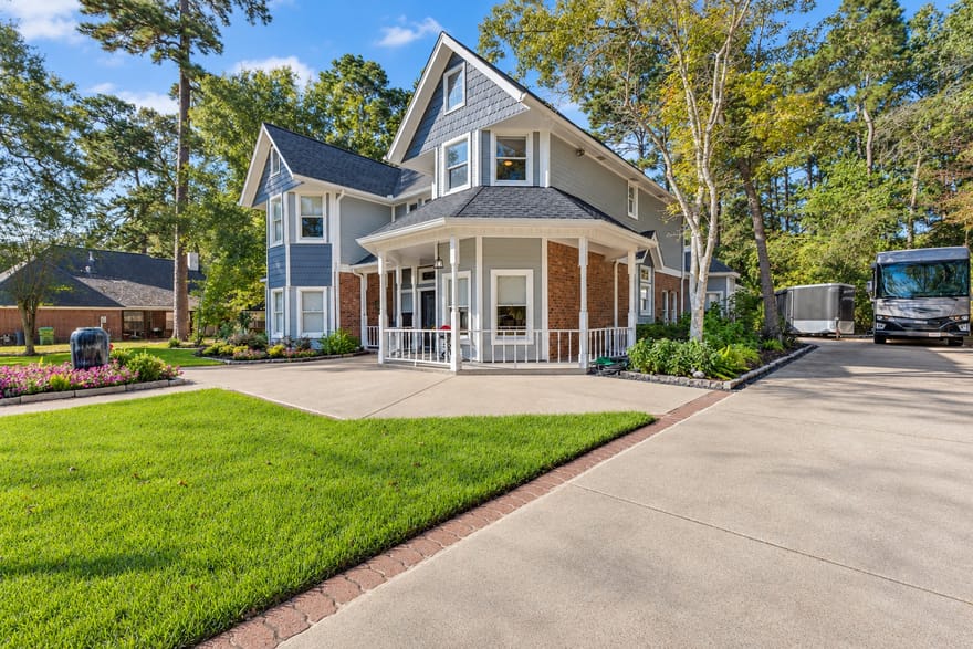 111 Shade Crest Lane, Cleveland, Texas