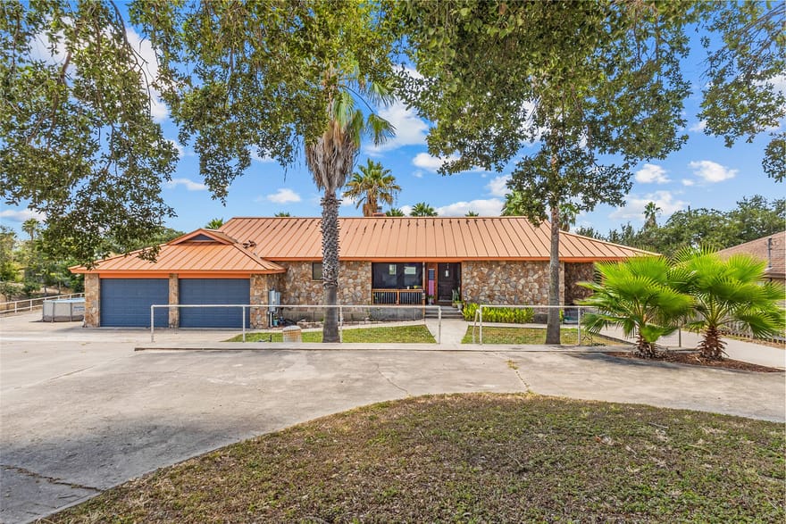 105 Knoll Trail, Sandia, Texas
