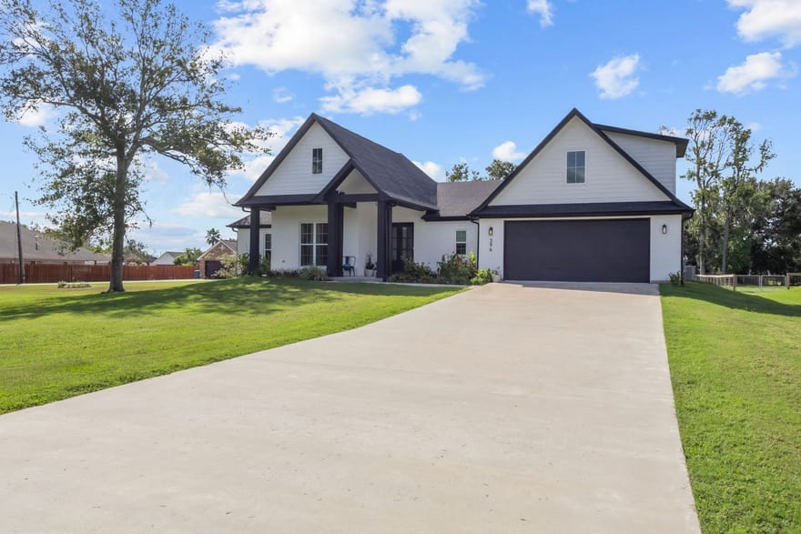 296 Stapper Street, Bridge City, Texas