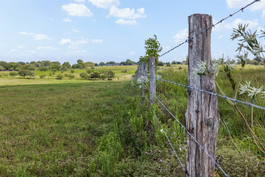555 Knape Road, La Grange, Texas