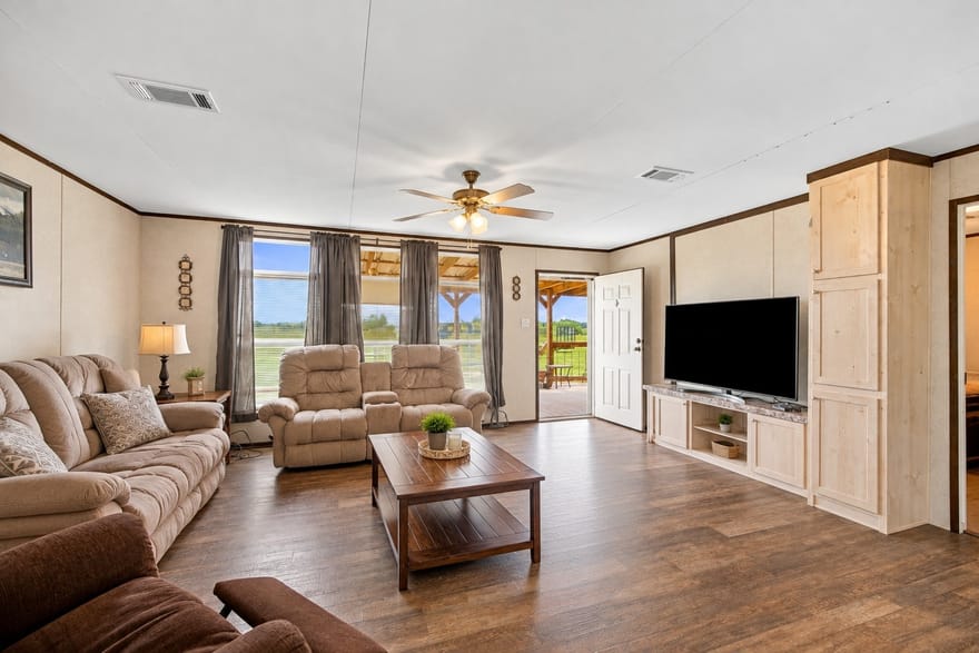 339 County Road 217, Hallettsville, Texas