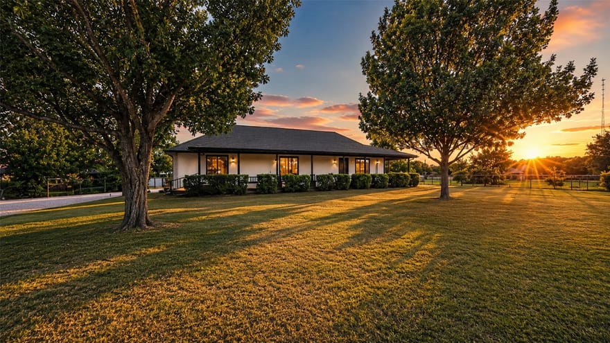 2913 County Road 920, Crowley, Texas