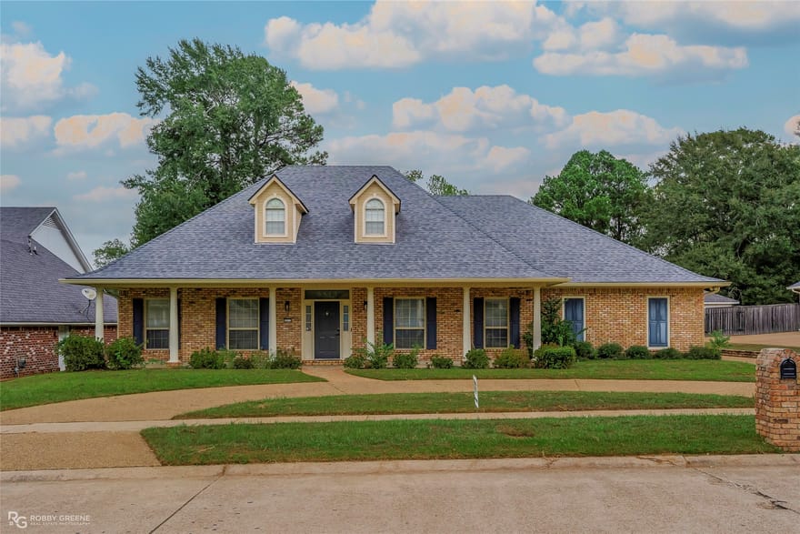 9513 Stonehaven Drive, Shreveport, Louisiana