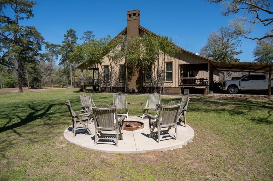 2489 Fm 256, Woodville, Texas