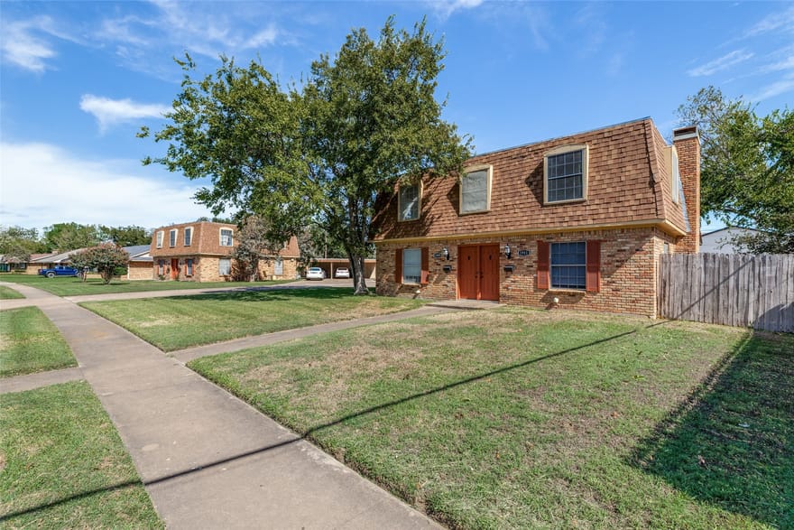 1901 W Shields, Sherman, Texas