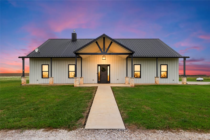 231 Hcr 2312, Abbott, Texas