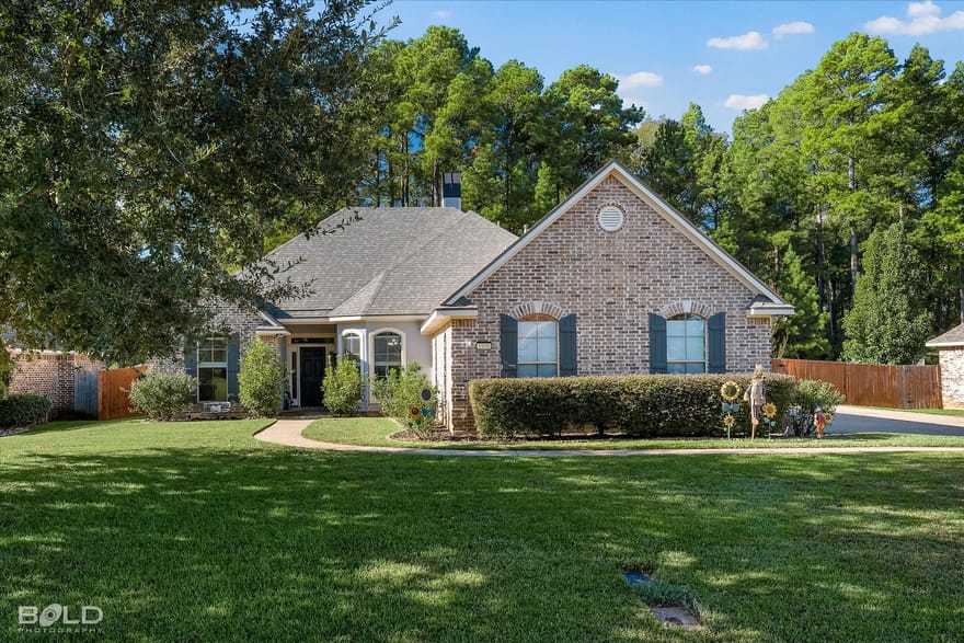 1908 Sparrowridge Circle, Haughton, Louisiana