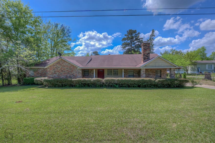 913 Pine Hill Road, Shreveport, Louisiana