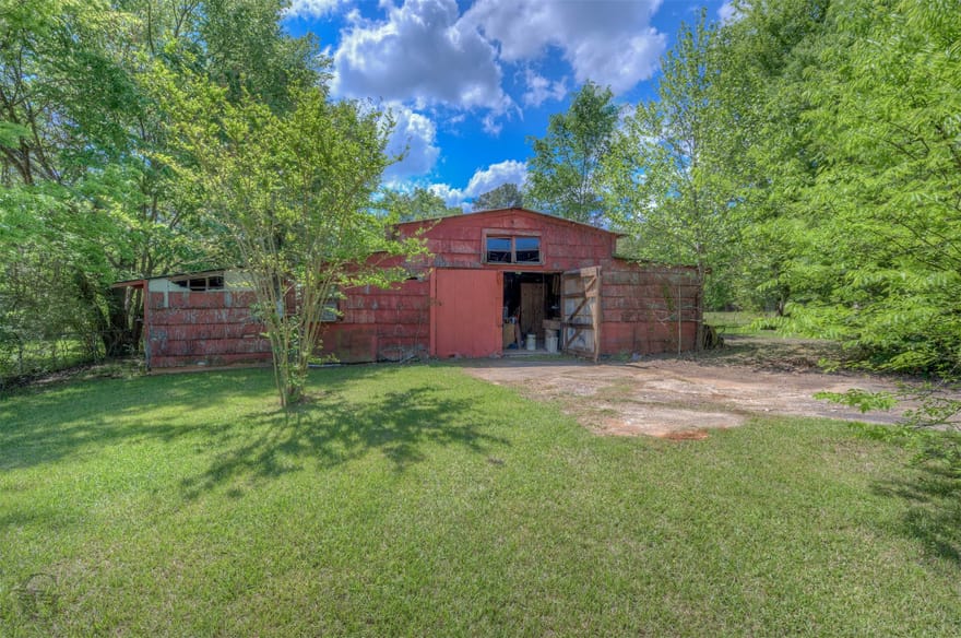 913 Pine Hill Road, Shreveport, Louisiana