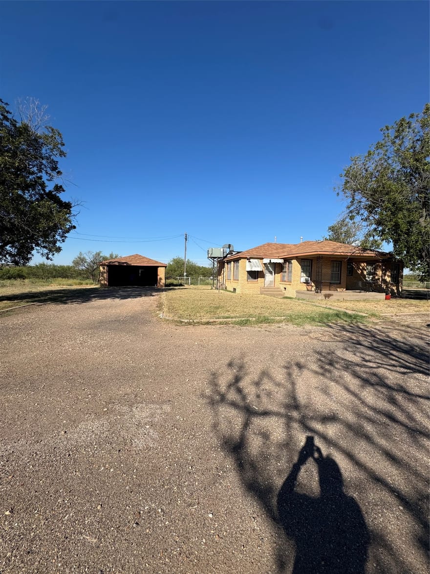 1593 Irvin Road, Quanah, Texas