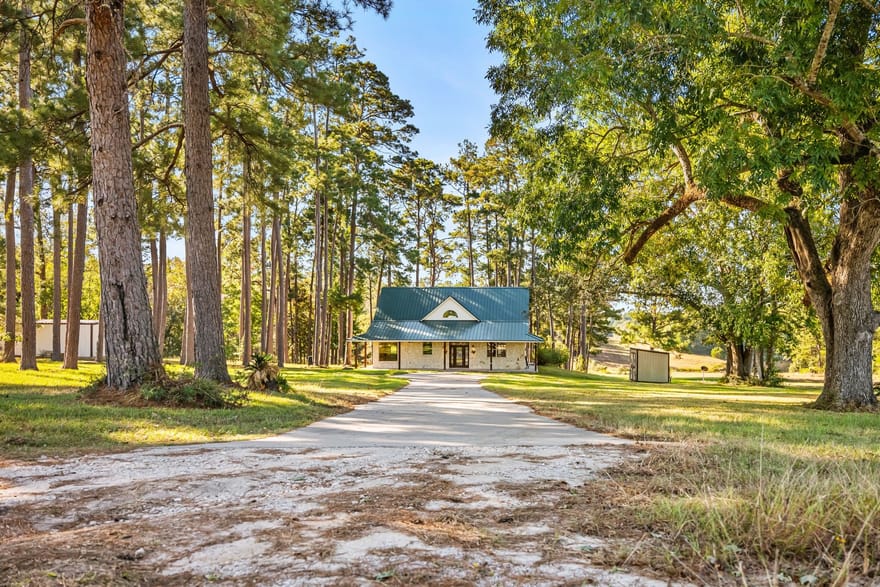 1723 Adams Cemetery Road, Seven Oaks, Texas