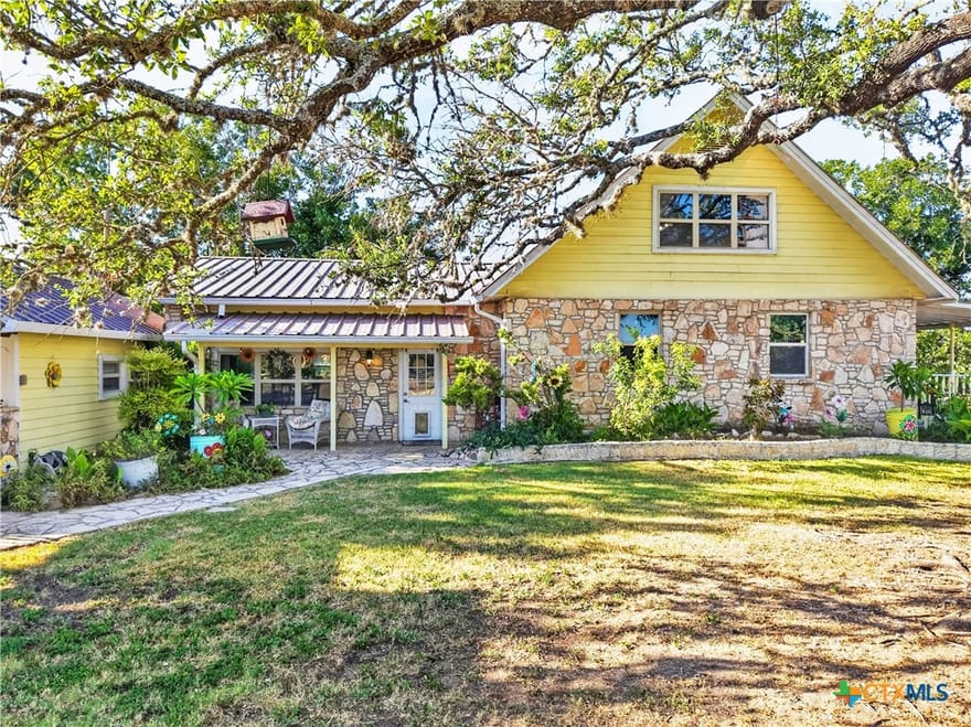 3320 Privilege Creek Road, Pipe Creek, Texas