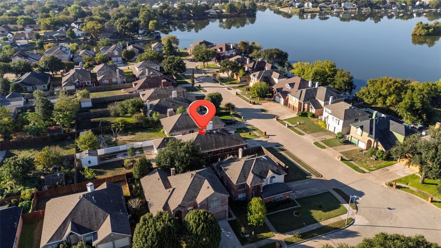 2048 Bay View Drive, Irving, Texas