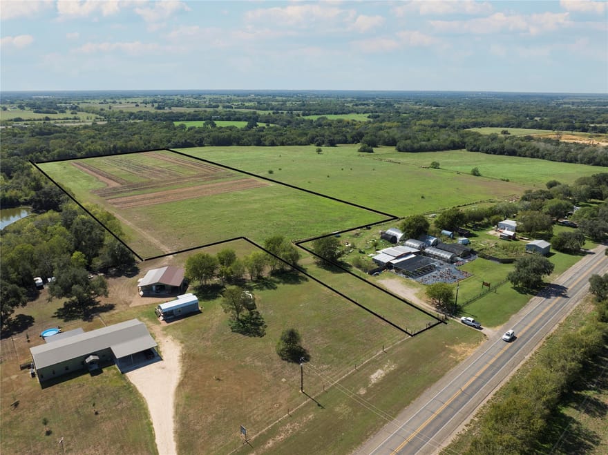 2564 Us Hwy 90, Weimar, Texas
