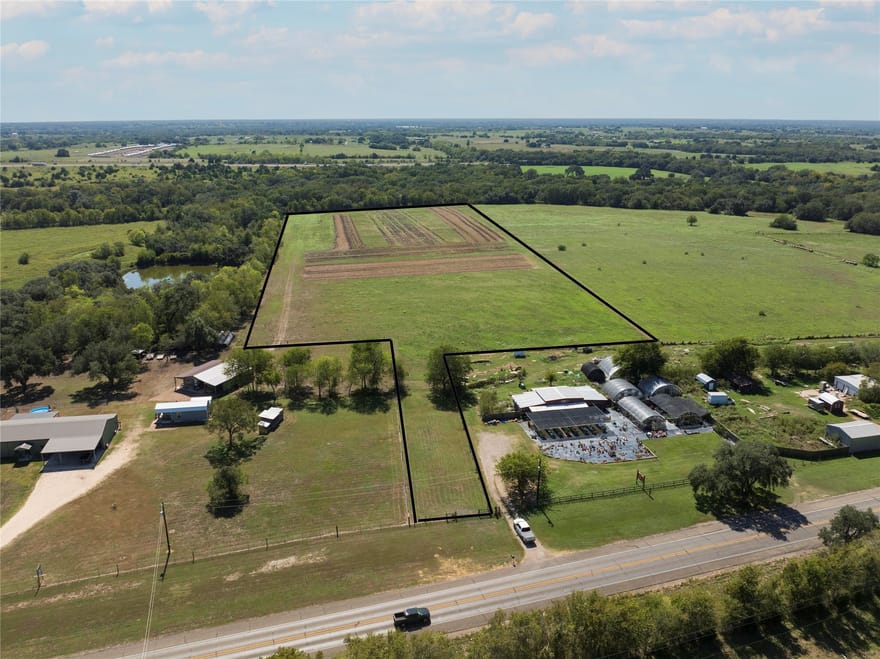 2564 Us Hwy 90, Weimar, Texas