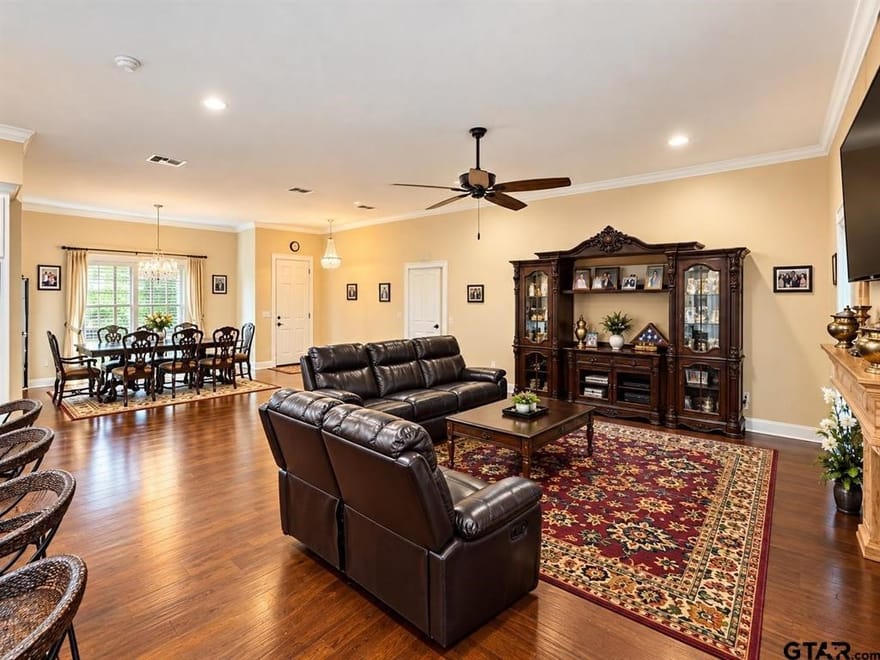 1005 Stone Bridge Road, Mt Pleasant, Texas