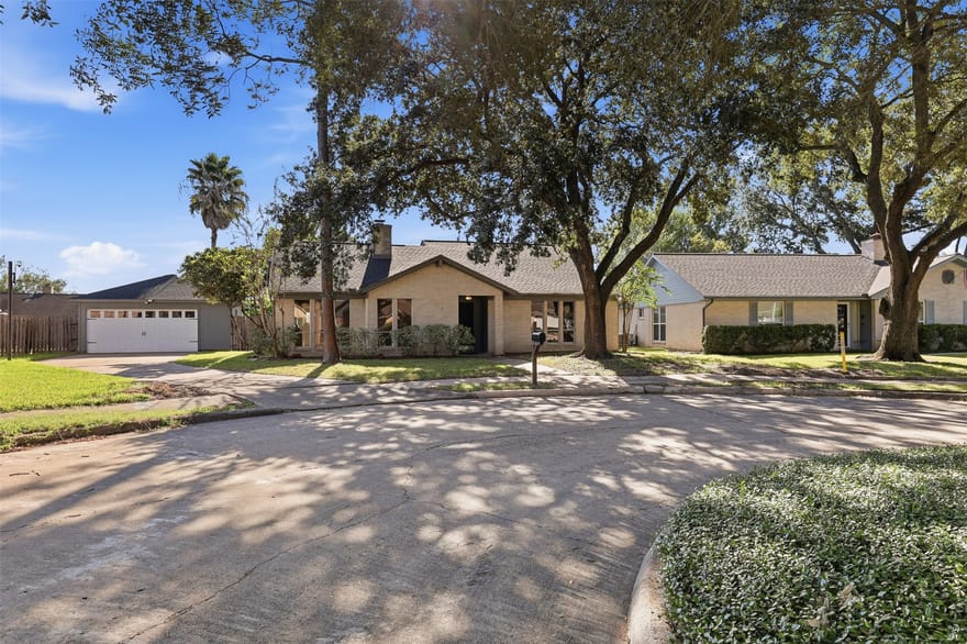 9707 Harrowgate Drive, Houston, Texas