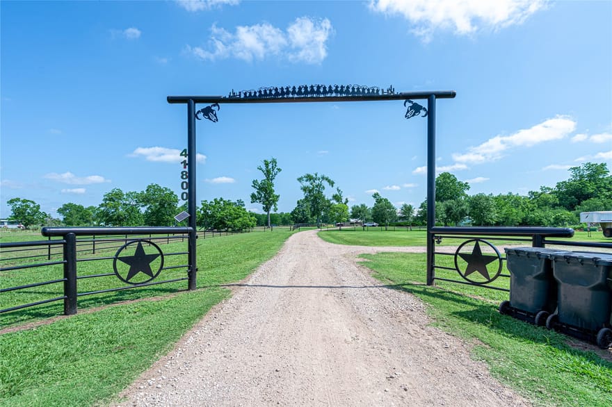 41800 Addie Gee Road, Hempstead, Texas