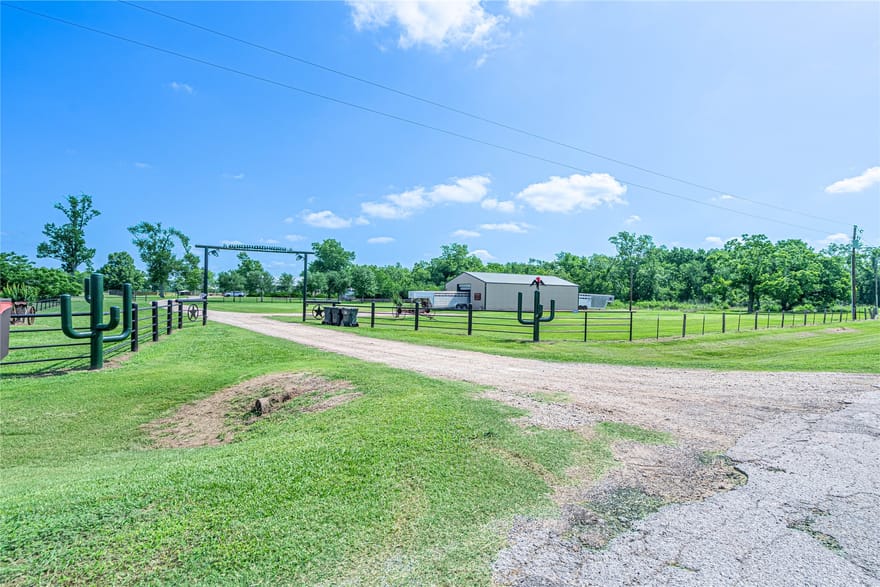 41800 Addie Gee Road, Hempstead, Texas