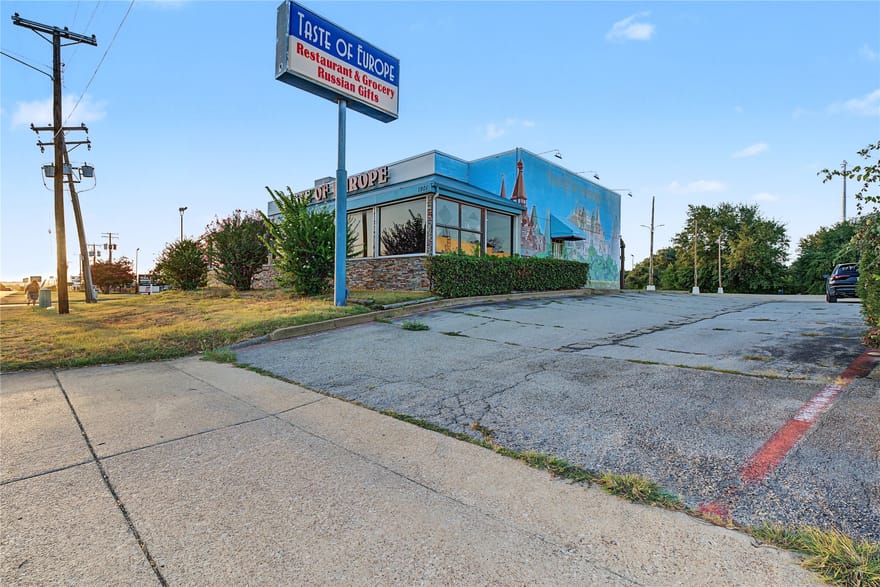1901 W Pioneer Parkway, Arlington, Texas