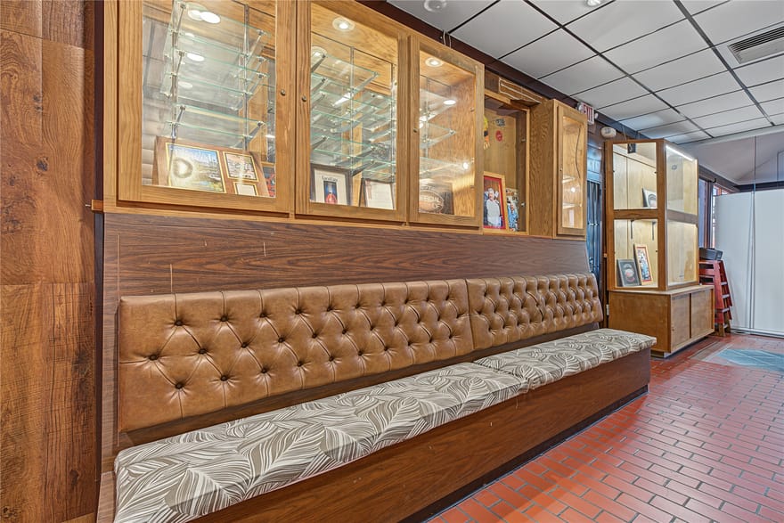1901 W Pioneer Parkway, Arlington, Texas