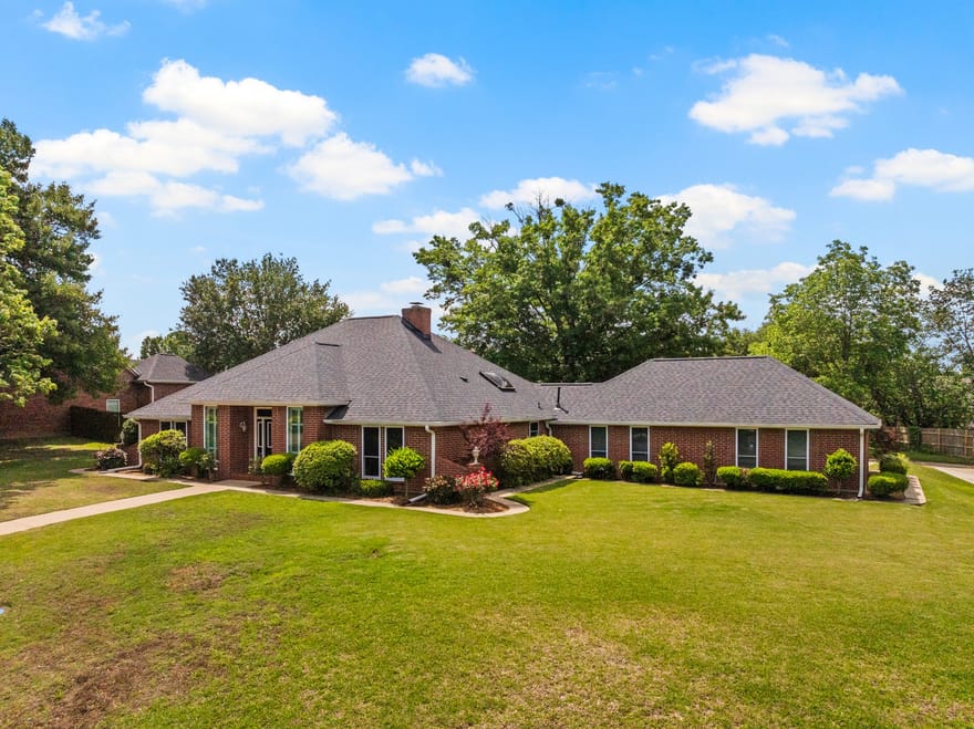 212 Turnberry Circle, Mt Pleasant, Texas