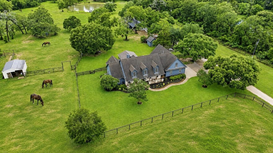 600 Piney Creek Road, Bellville, Texas