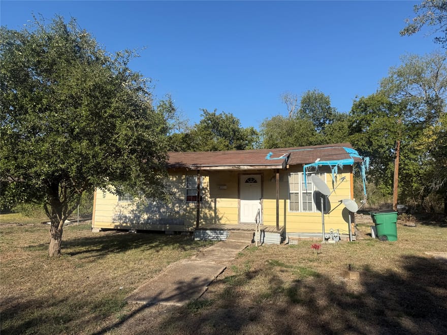 310 N Elm, Mart, Texas