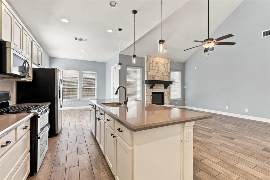 15529 Pioneer Bluff Trail, Fort Worth, Texas