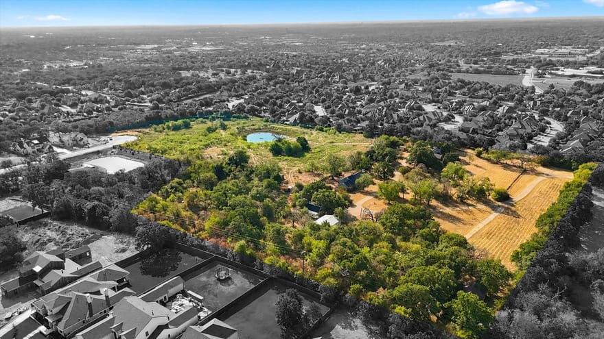 1004 N Main Street, Keller, Texas