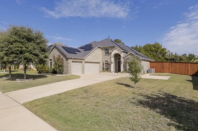 909 Heath Creek Drive, DeSoto, Texas