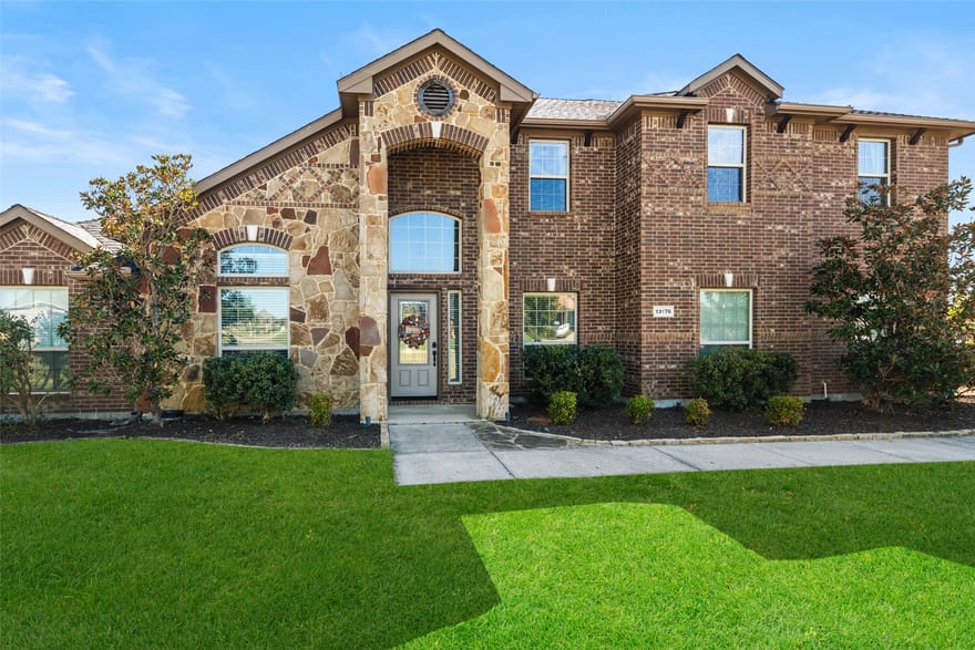 13176 Franklin Lane, Talty, Texas