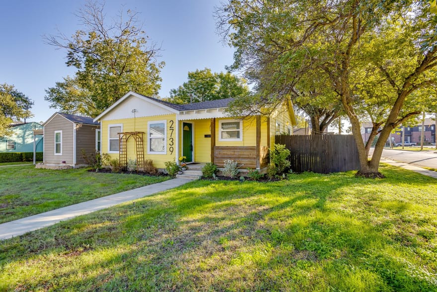 2739 Livingston Avenue, Fort Worth, Texas