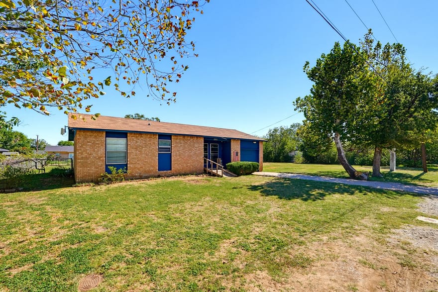 2307 & 2309 Fifth Ave, Coleman, Texas