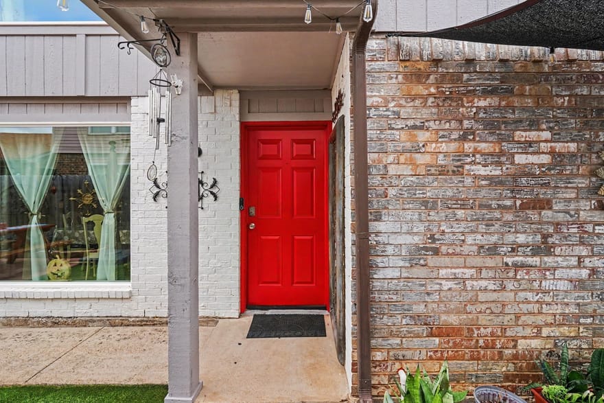 6747 S Creek Drive, Fort Worth, Texas